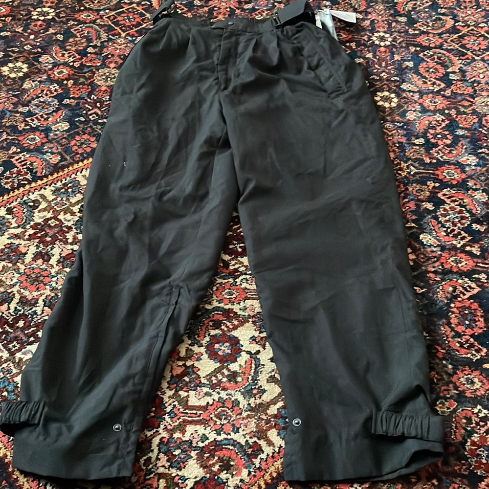 Sun Mountain golf pants. Large.